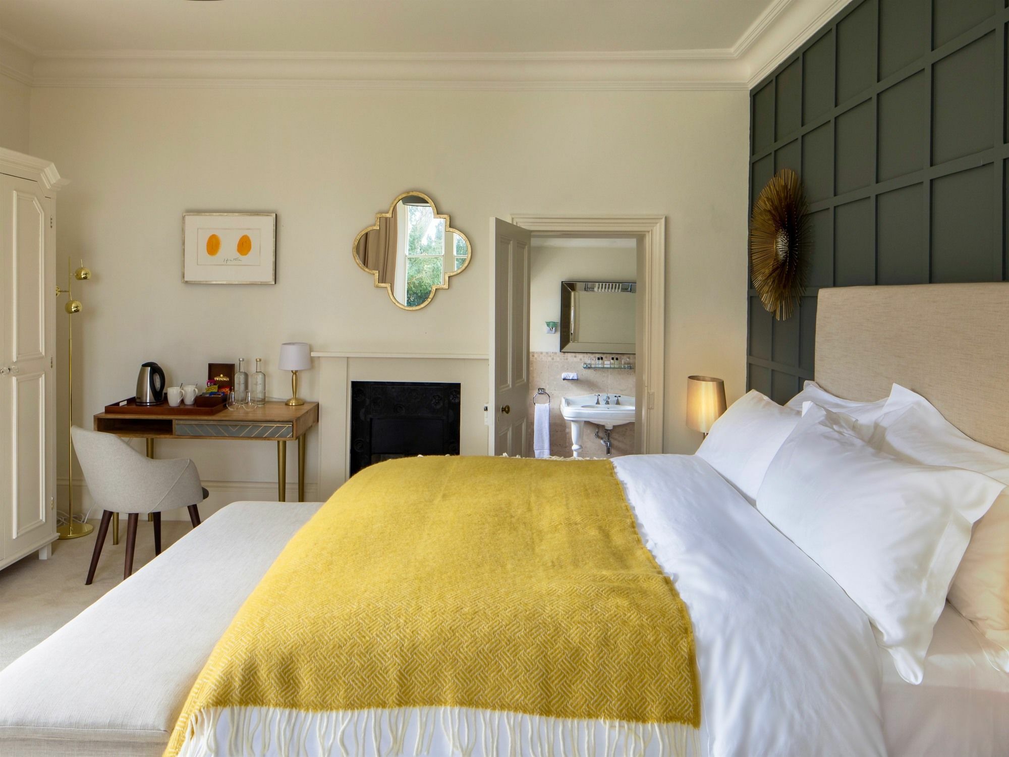 Crestow House Hotel ภายนอก รูปภาพ